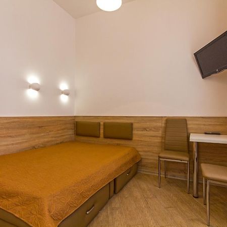 Mini Smart Apartments On Shpytalna 13- Economy Apartment Lviv Kültér fotó